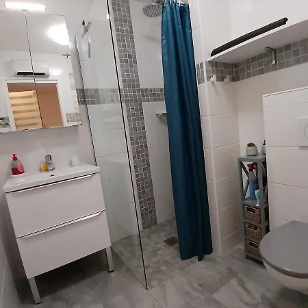 Solea Climatisee A 200 M De La 펜션 *